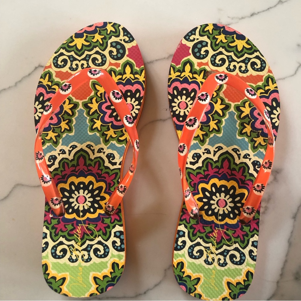 Vera Bradley Flips flops Size S (5-6) excellent condition